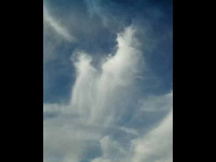 Two angelic figures dance in the sky...Marcku Pimentel Ramallosa sent us this pic.