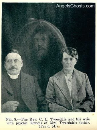A photo from Doyle's book shows a ghost likeness of the man...