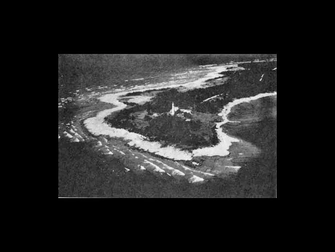1959 aerial photo of Seul Choix Point with the lighthouse